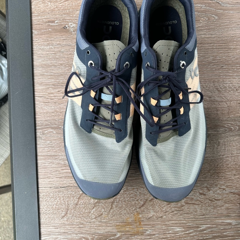 On Running Men's Gray and Navy Shoes